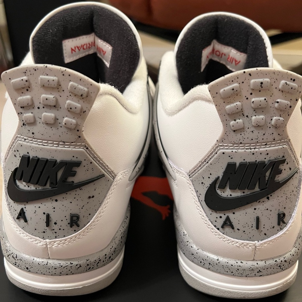 Jordan 4 Retro (2025) White Cement 
Worn 3x - Picture 4 of 11